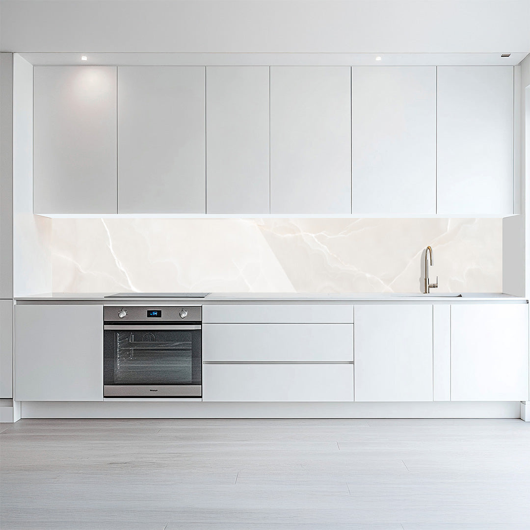 Kristall weiß, glänzende Küchenrückwand aus Acryl auf Alu-Verbund